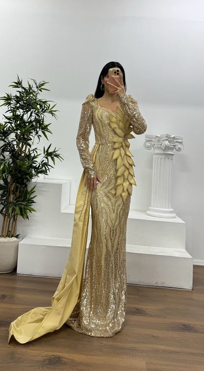 Gold Çiçek Detay İşlemeli Abiye Elbise